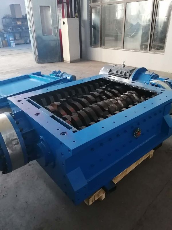 Wytrzymała kruszarka do odpadów kuchennych o mocy 90 kW RGD900 Uniwersalna w kolorze niebieskim